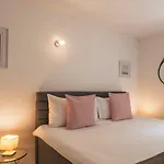 Aparthotel Amanthos Living Nyon 3*