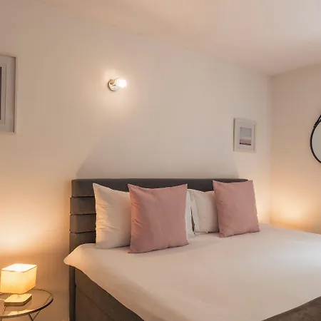 Hotel apartamentowy Amanthos Living Nyon 3*