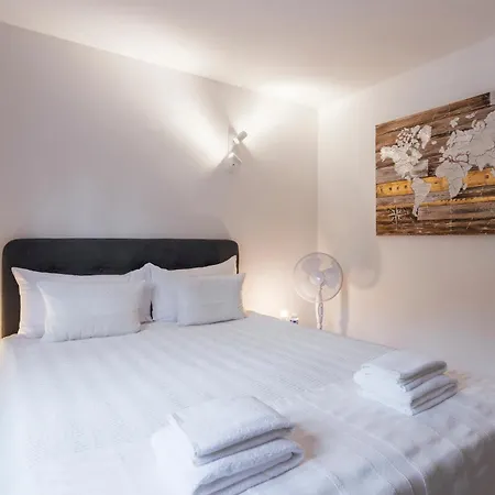 Amanthos Living Nyon Aparthotel